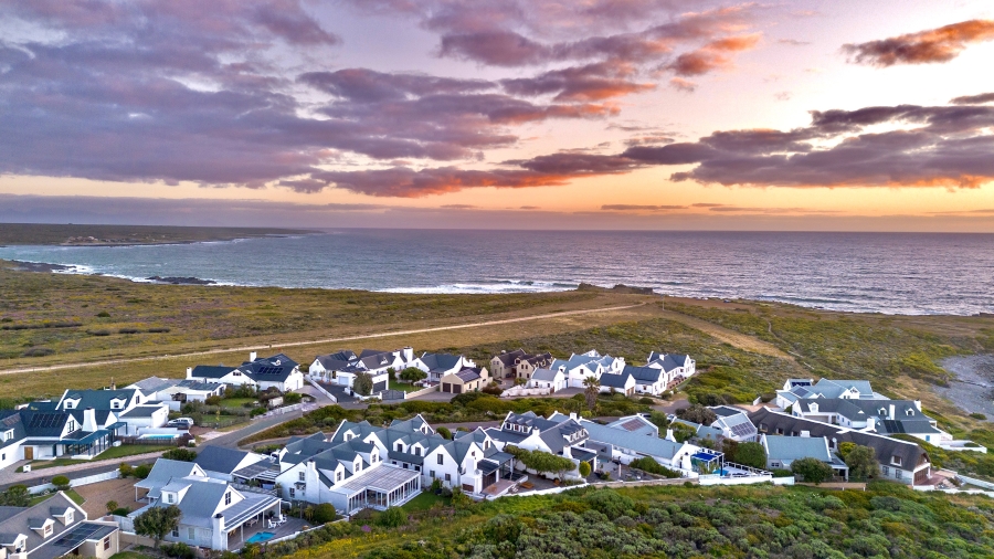 4 Bedroom Property for Sale in Grotto Bay Western Cape